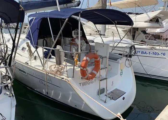 Cruising Boat For Up To 6 People In Masnou