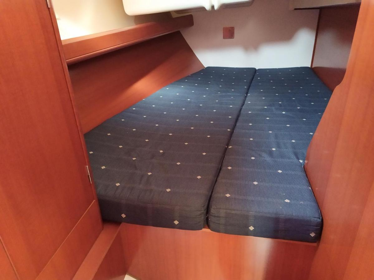 Cruising Boat For Up To 6 People In Masnou Bateau-hôtel Badalona