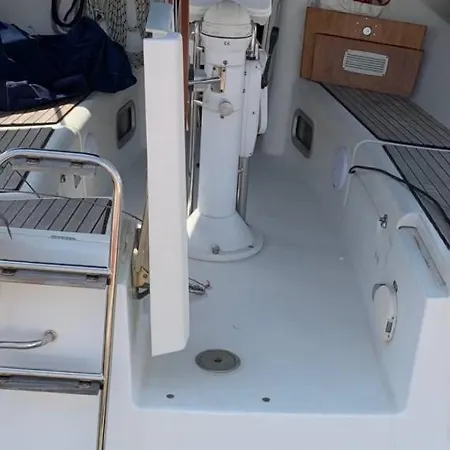 Hotel Cruising Boat For Up To 6 People In Masnou Badalona Zewnętrze zdjęcie