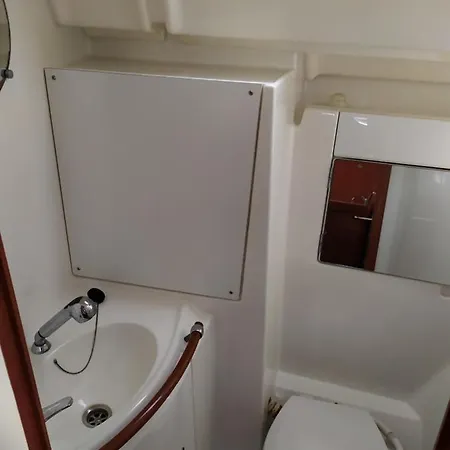 Hotel Cruising Boat For Up To 6 People In Masnou Badalona Zewnętrze zdjęcie